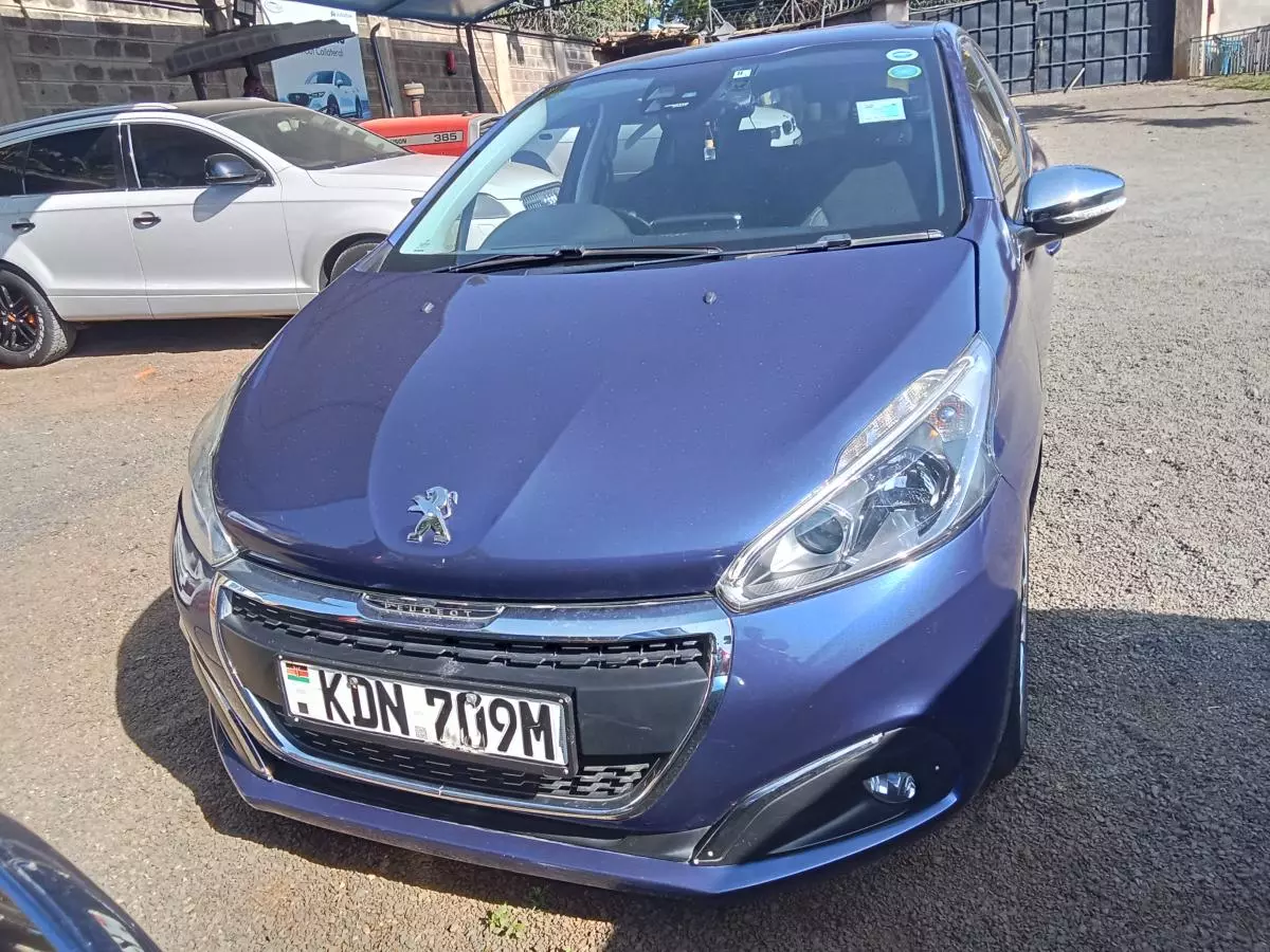 Peugeot 208   - 2016