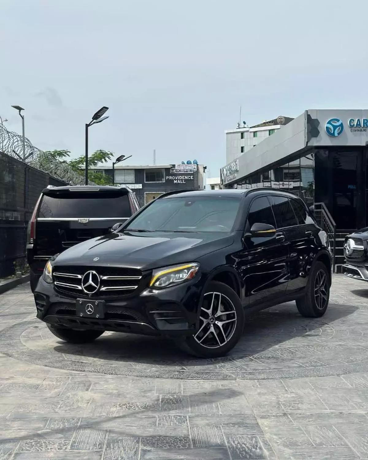 Mercedes-Benz GLC 300   - 2018