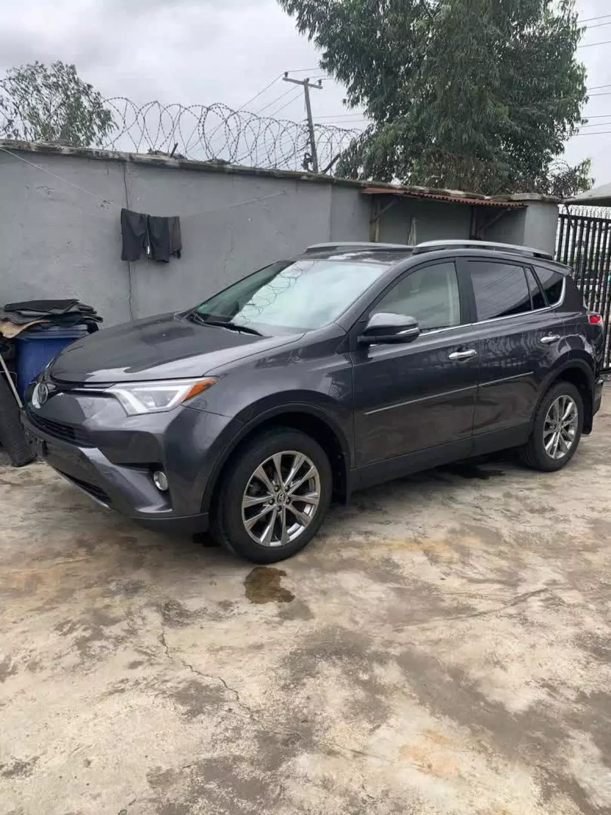 Toyota RAV 4   - 2017