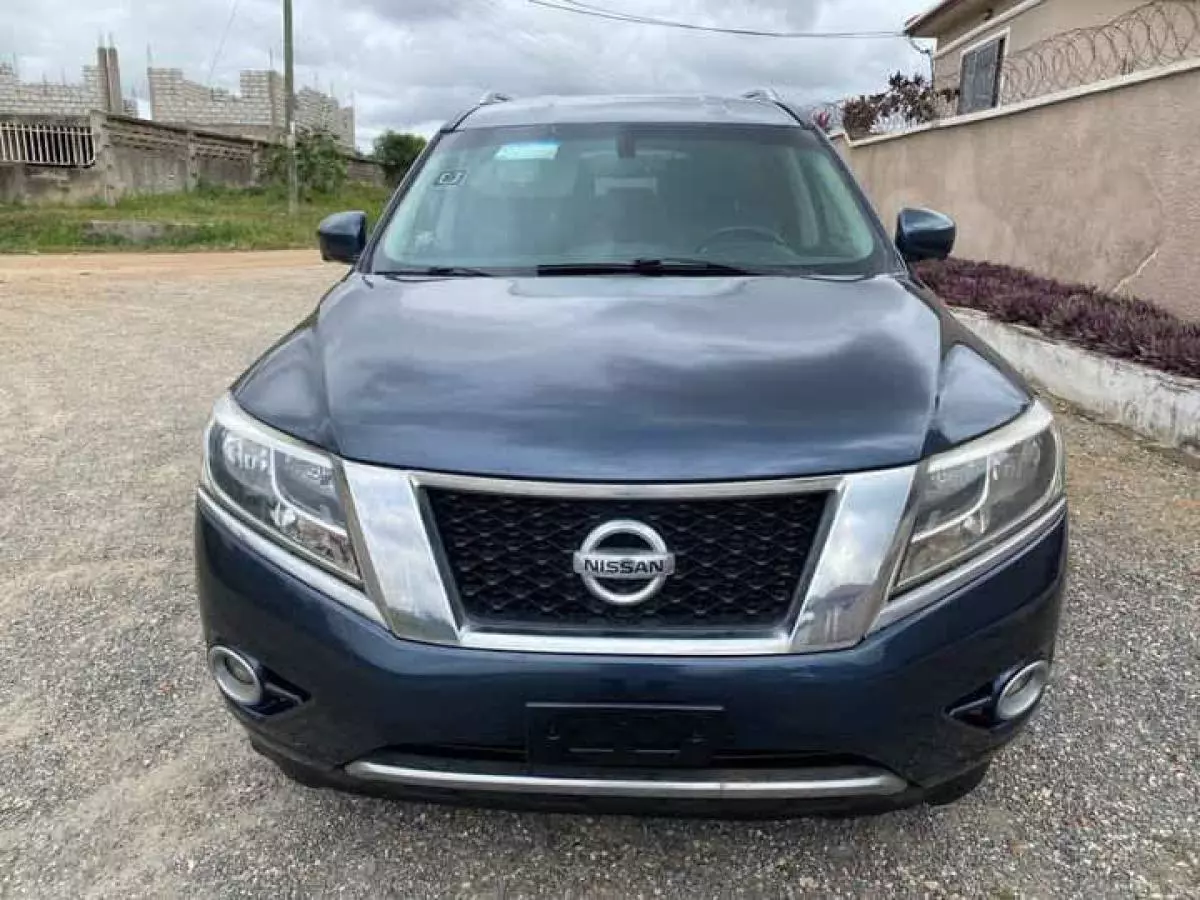 Nissan Pathfinder   - 2015