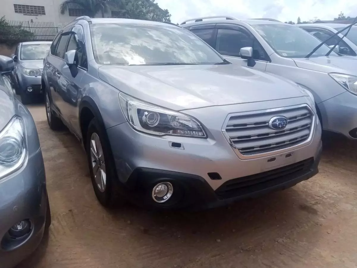 Subaru Outback   - 2015