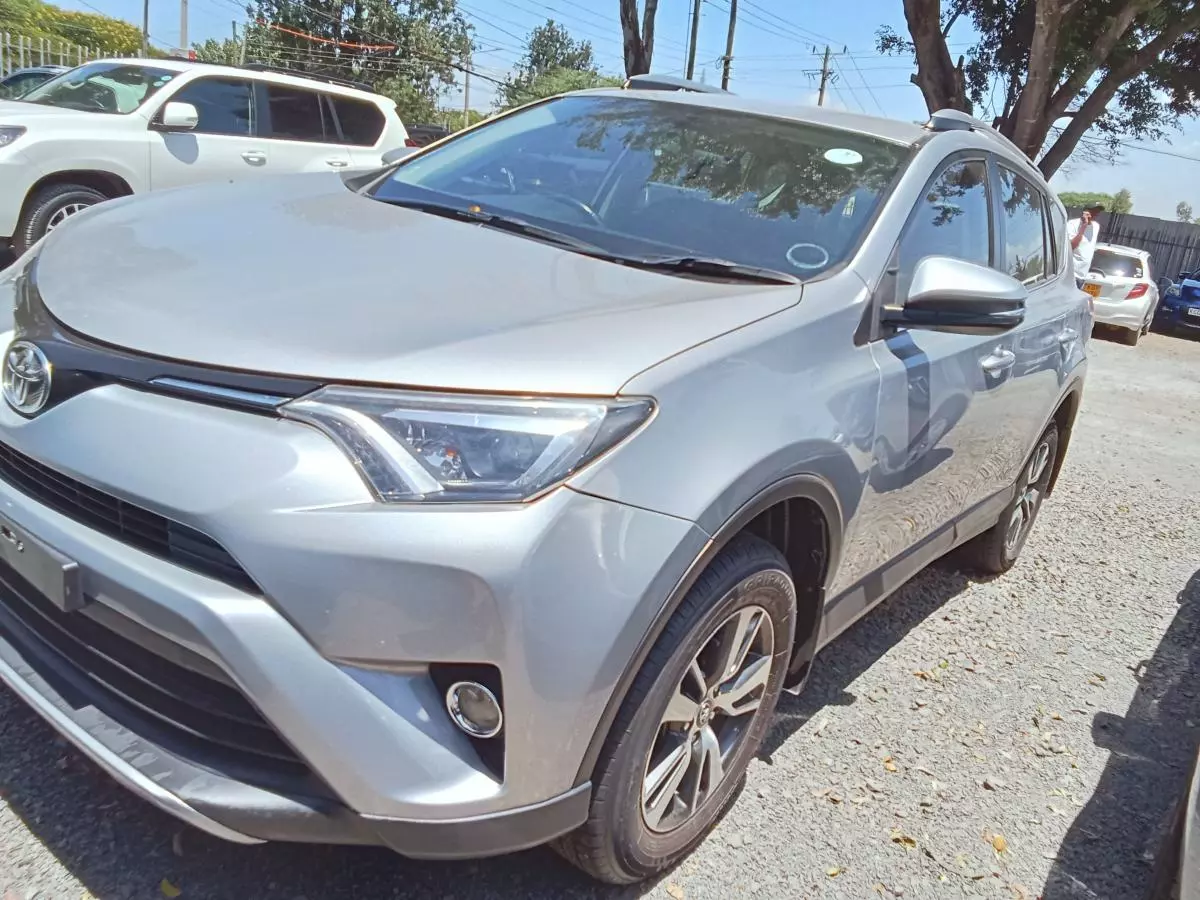 Toyota RAV 4   - 2017