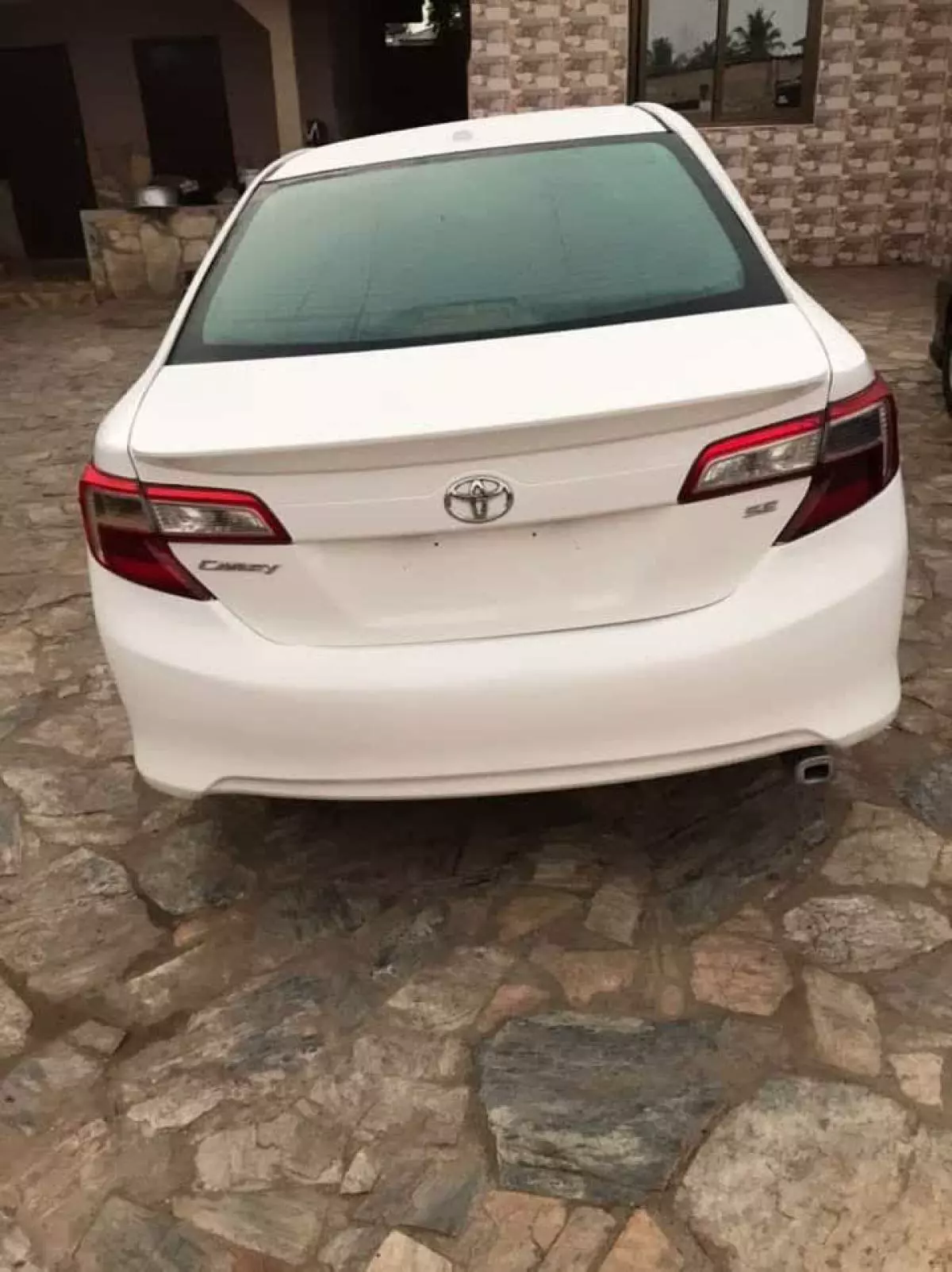 Toyota Camry   - 2014