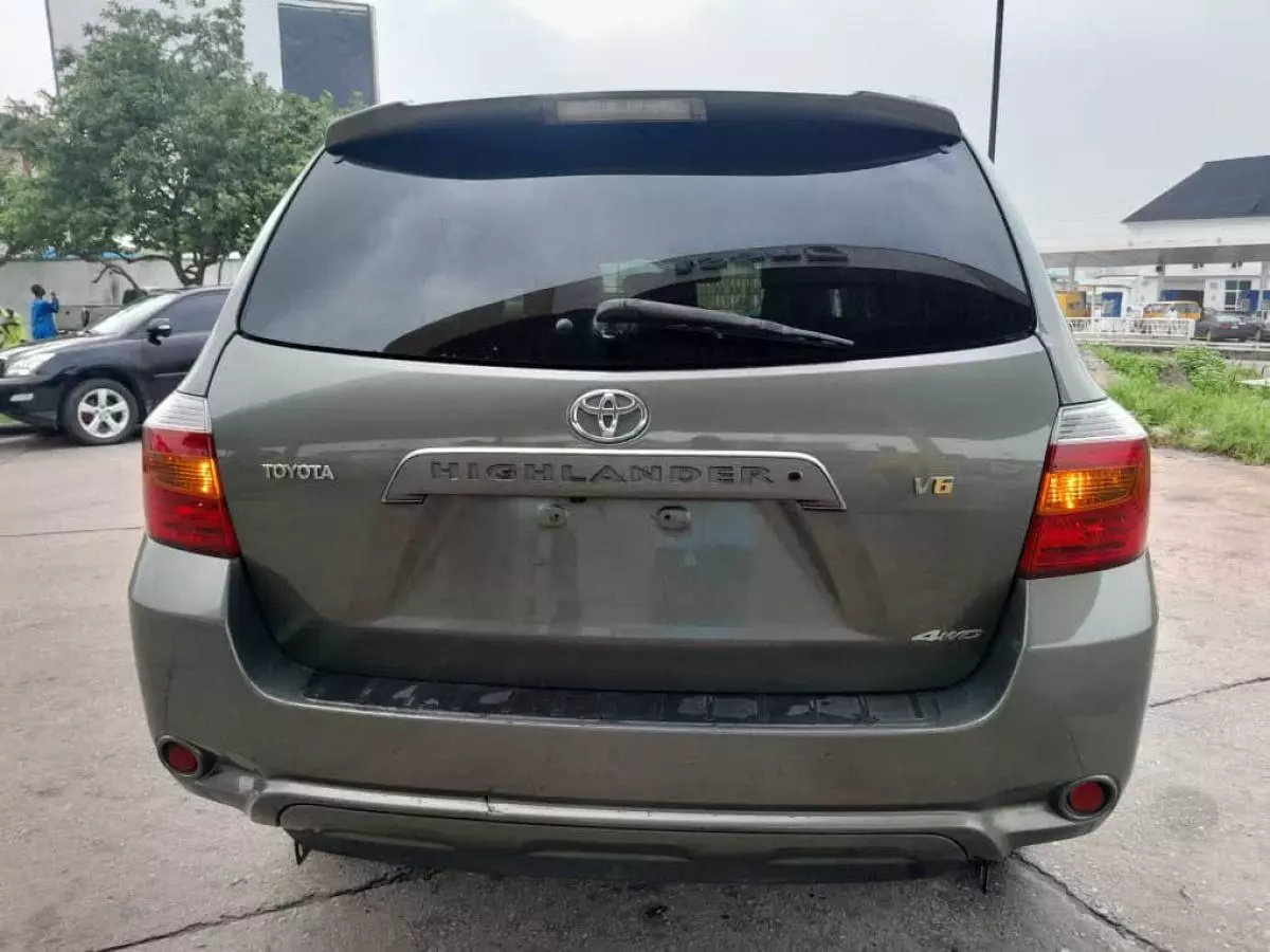 Toyota Highlander   - 2009