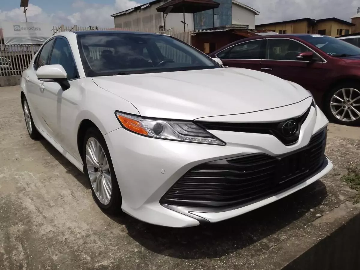 Toyota Camry   - 2018