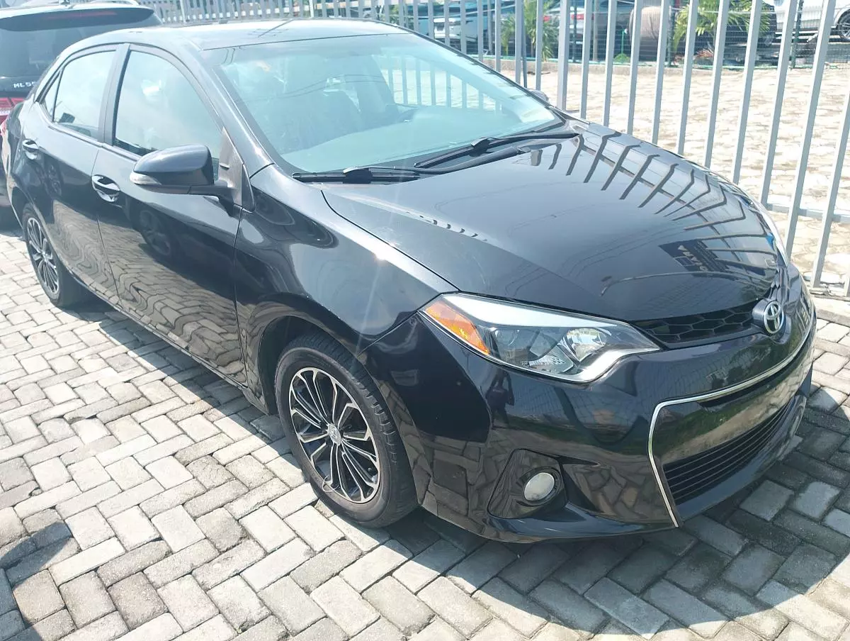 Toyota Corolla   - 2014