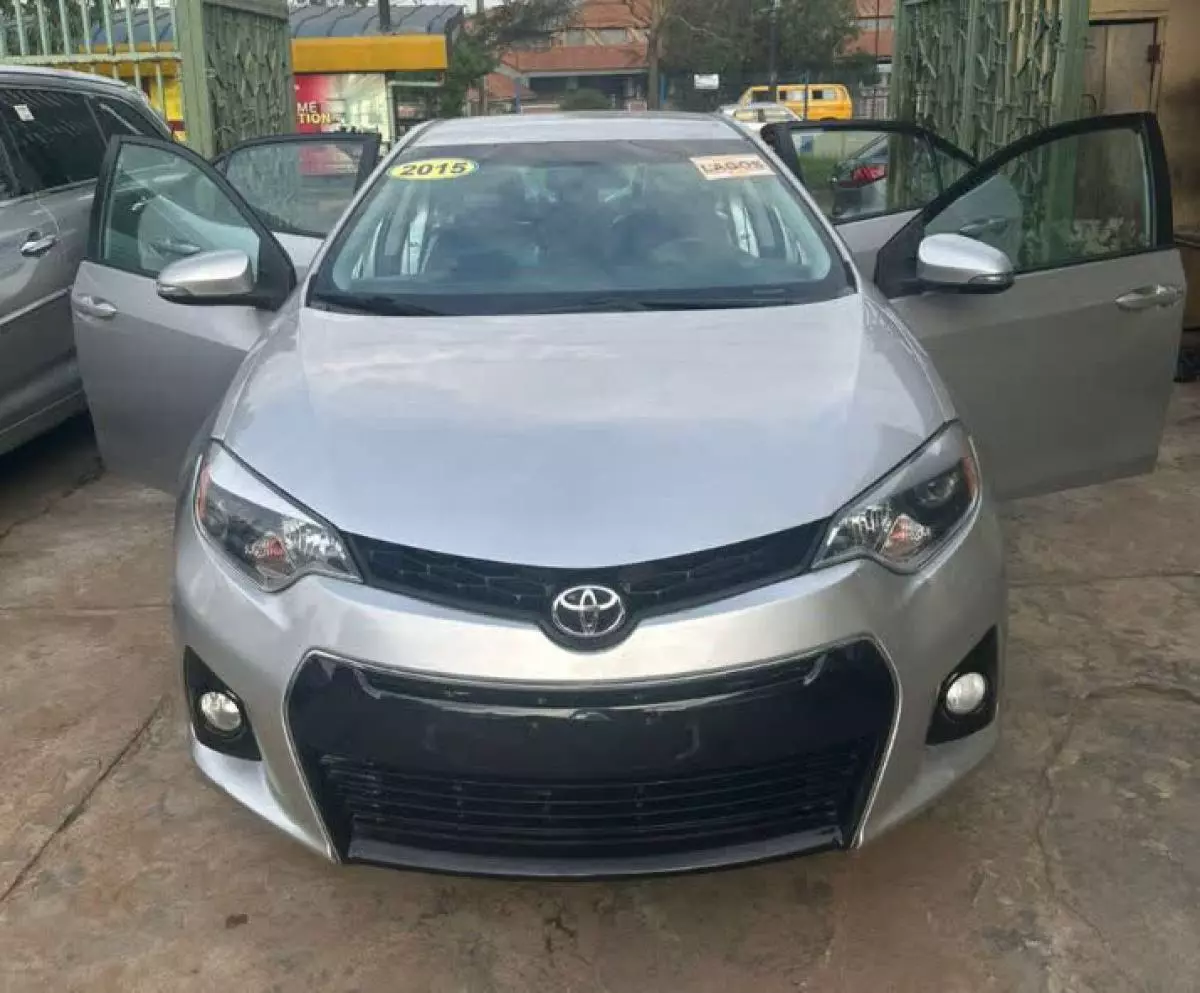 Toyota Corolla   - 2015