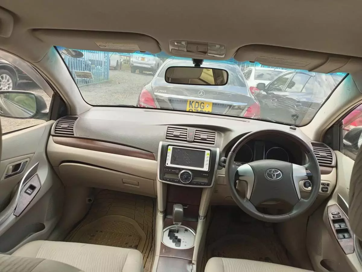 Toyota Premio  - 2011