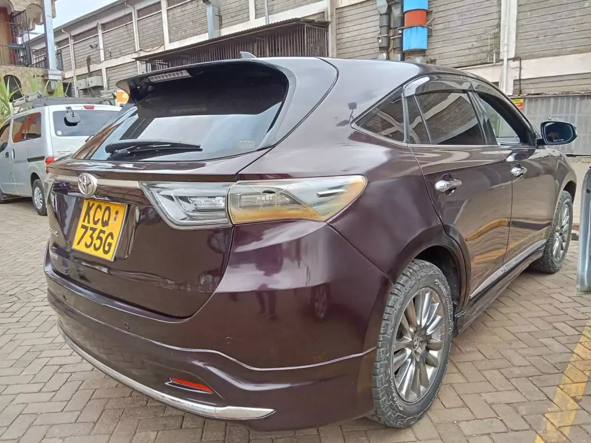 Toyota Harrier   - 2013