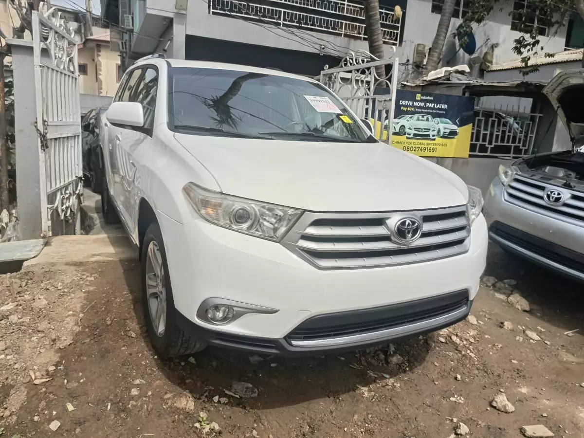 Toyota Highlander   - 2011