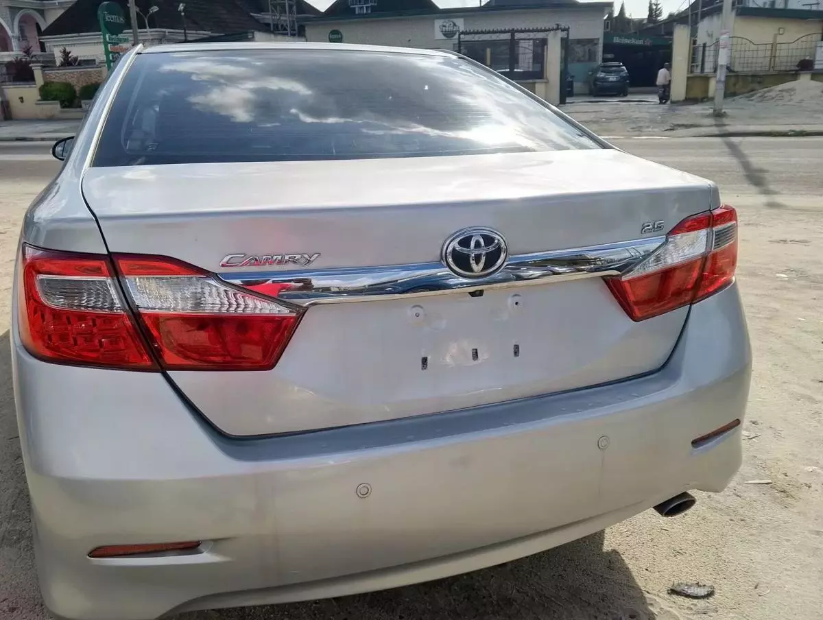 Toyota Camry   - 2013