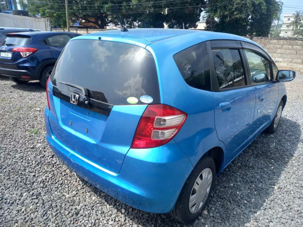 Honda Fit   - 2010