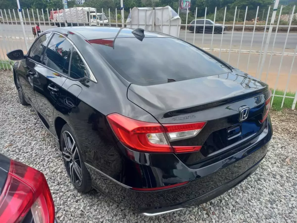 Honda Accord   - 2020