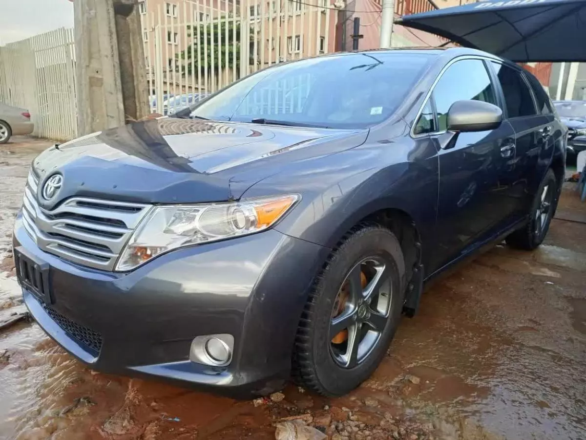 Toyota Venza   - 2010