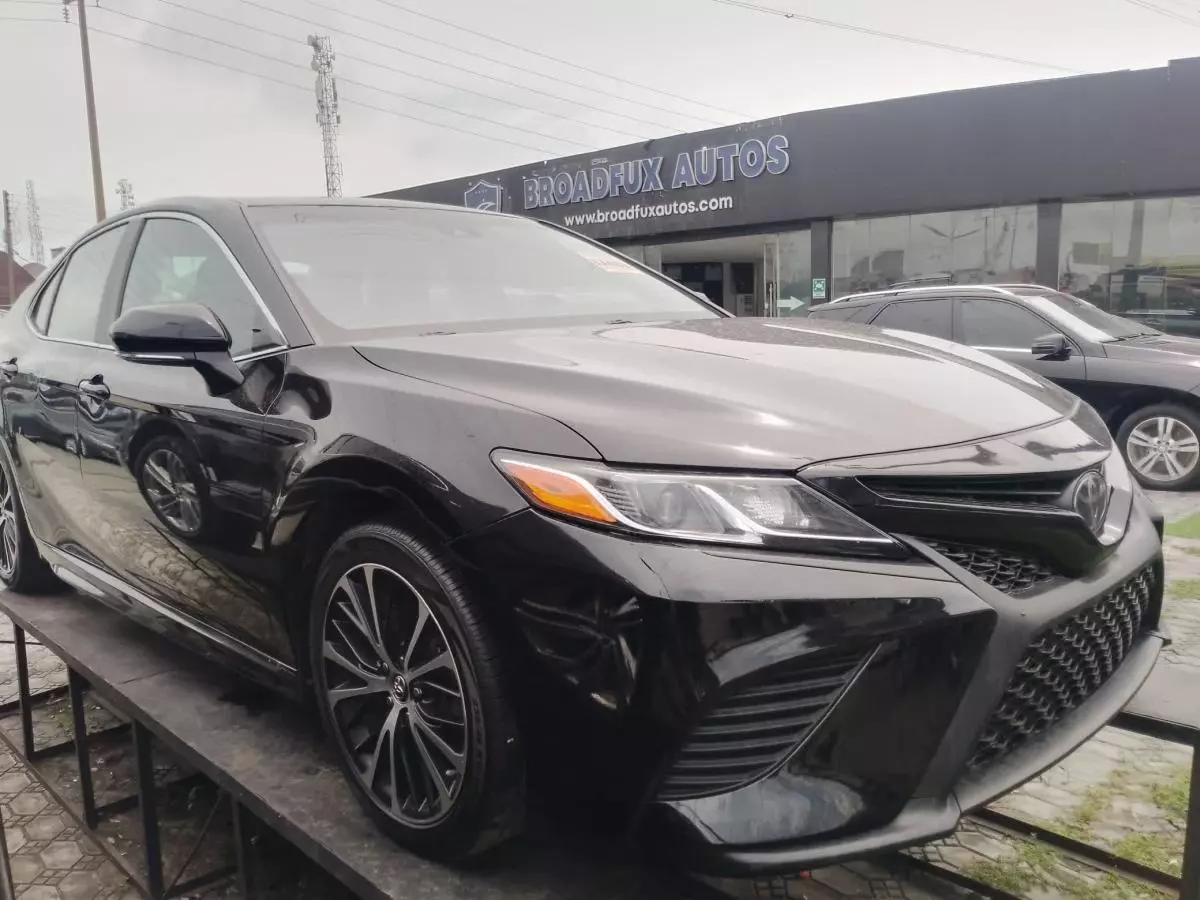 Toyota Camry   - 2019