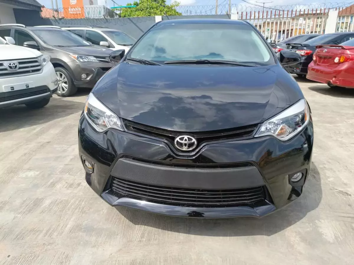 Toyota Corolla   - 2016