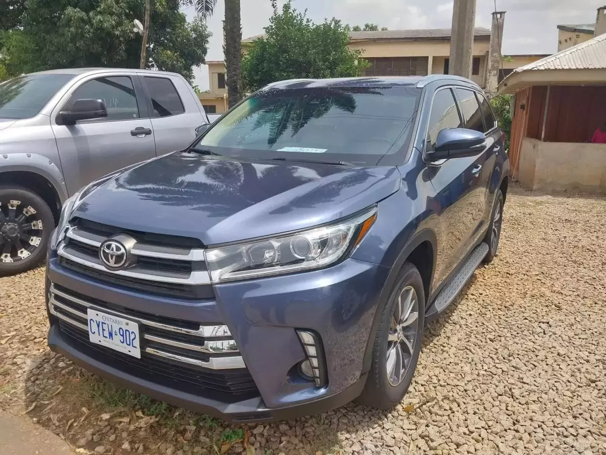 Toyota Highlander   - 2019