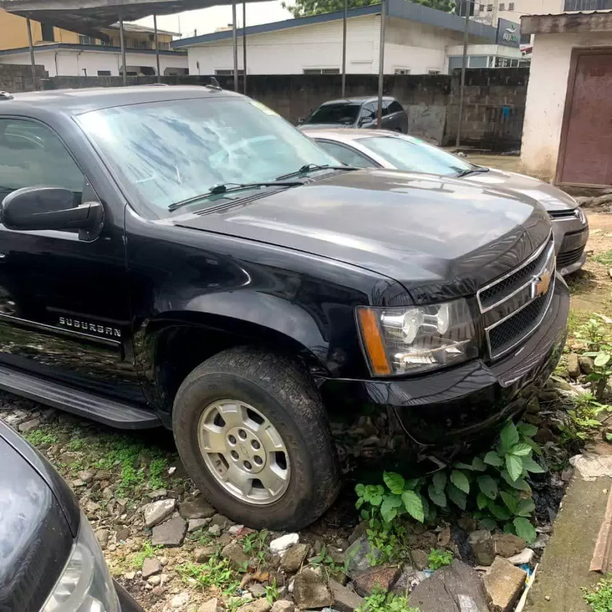 Chevrolet Suburban   - 2014