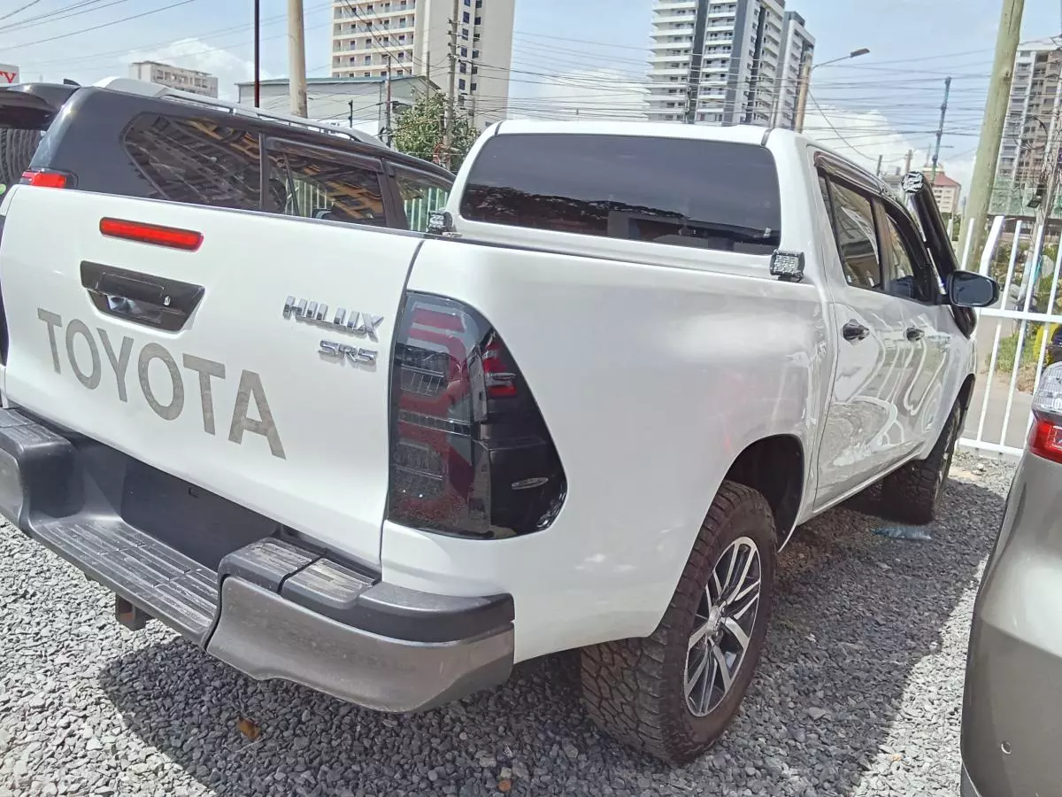 Toyota Hilux Revo    - 2018