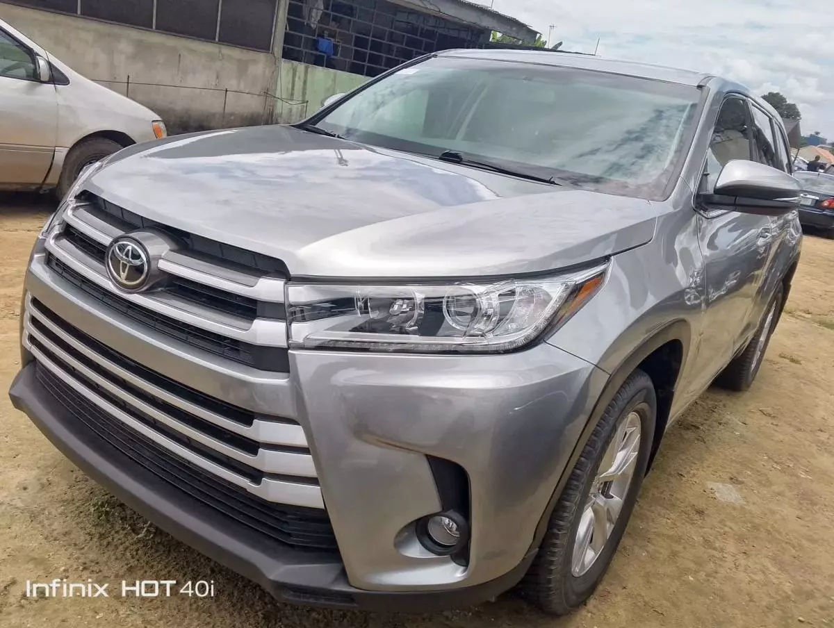 Toyota Highlander   - 2014