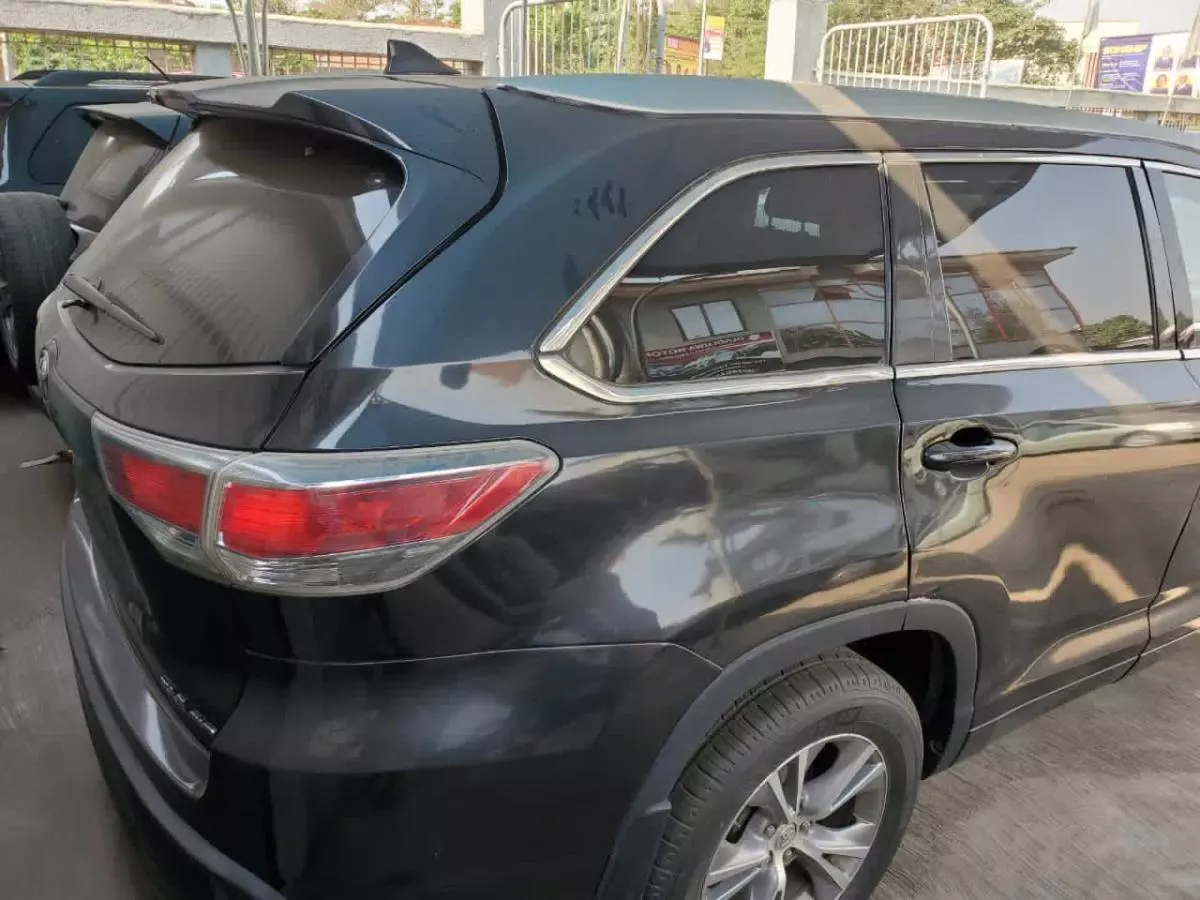 Toyota Highlander - 2015