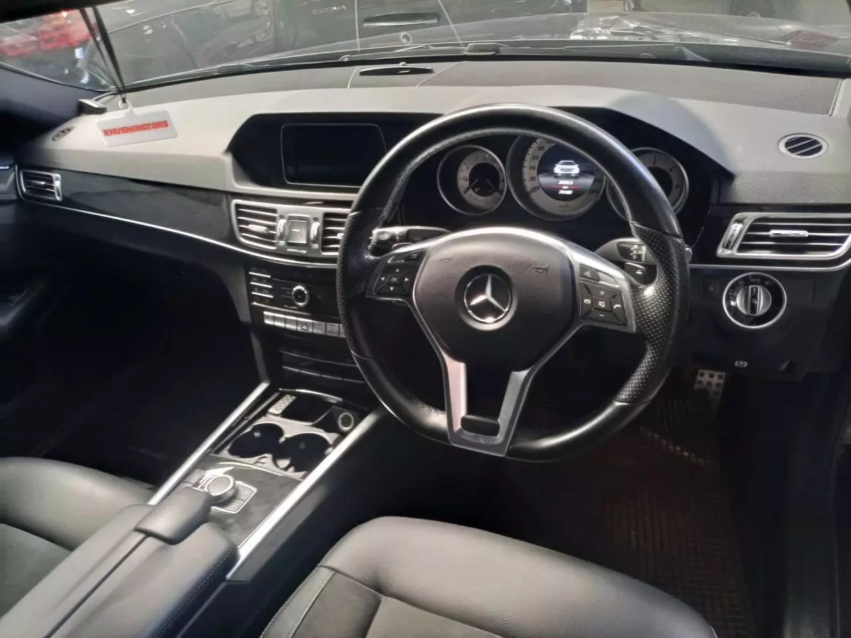 Mercedes-Benz E 220 - 2016