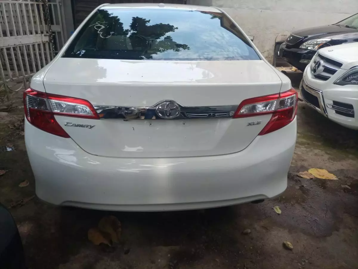 Toyota Camry - 2012