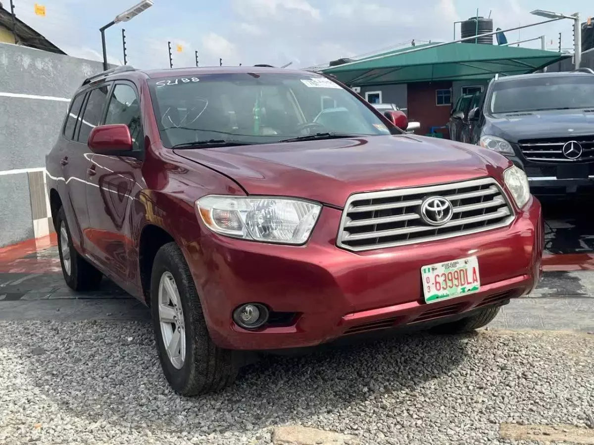 Toyota Highlander   - 2010