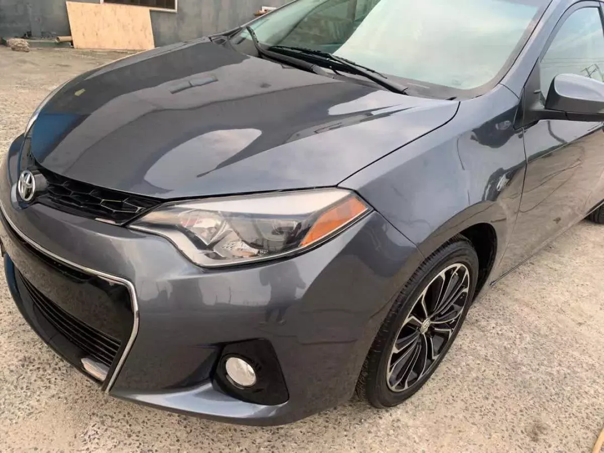 Toyota Corolla   - 2015