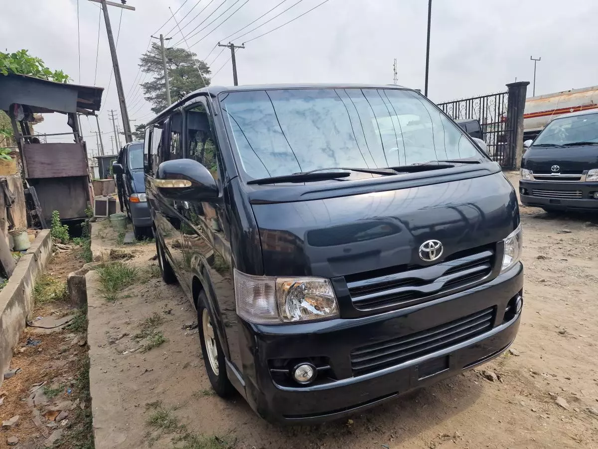 Toyota Hiace   - 2007