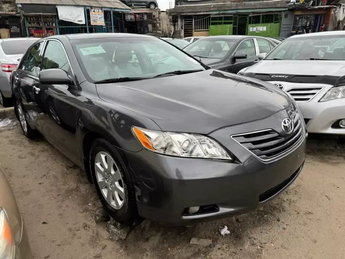 Toyota Camry   - 2007