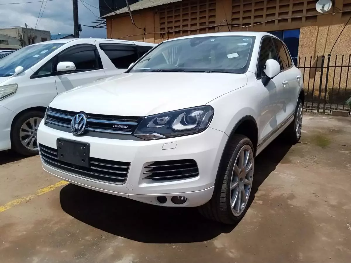 Volkswagen Touareg   - 2011