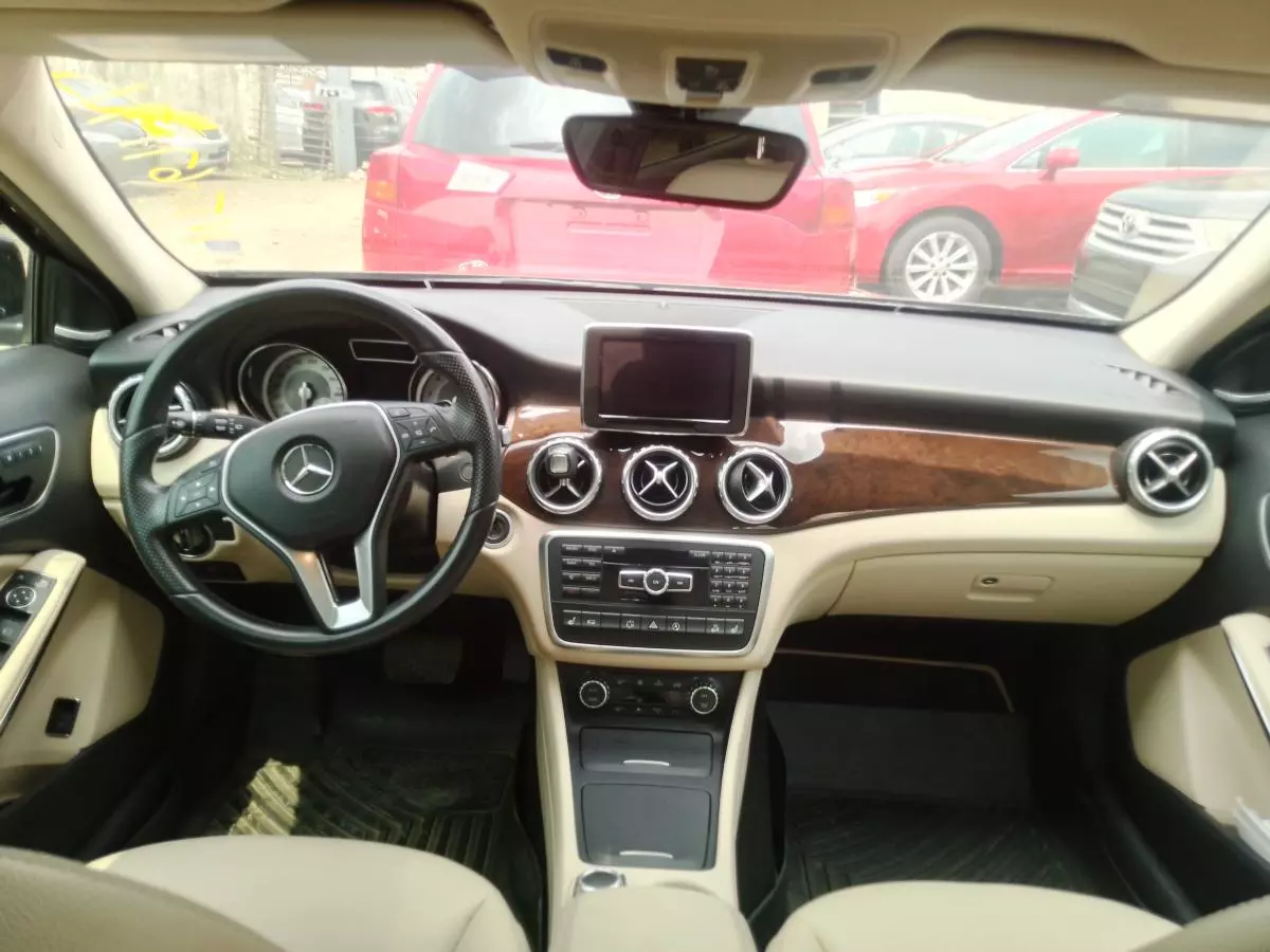 Mercedes-Benz GLA 250   - 2015