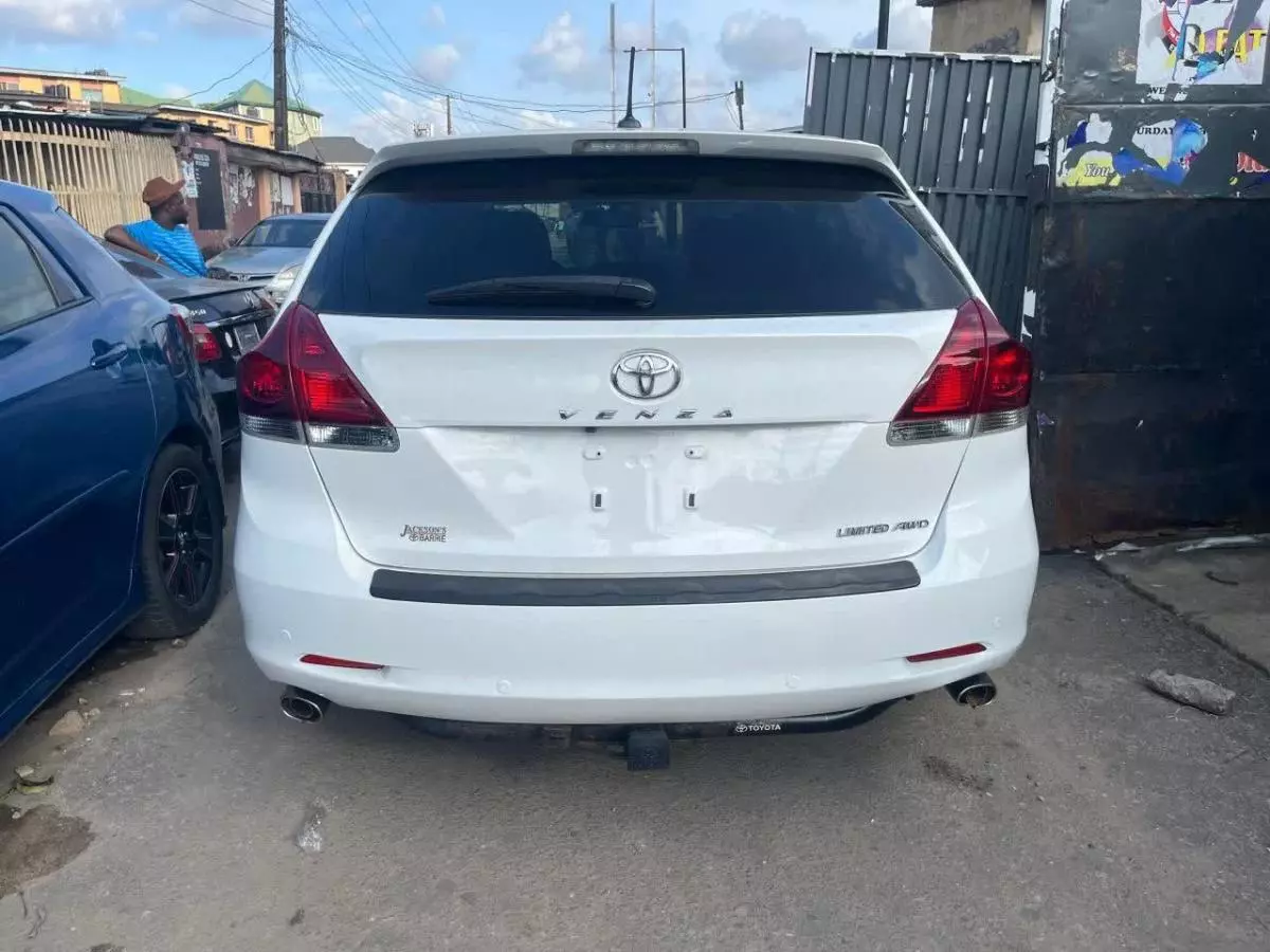 Toyota Venza   - 2016