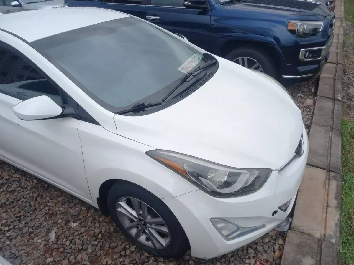 Hyundai Elantra   - 2016