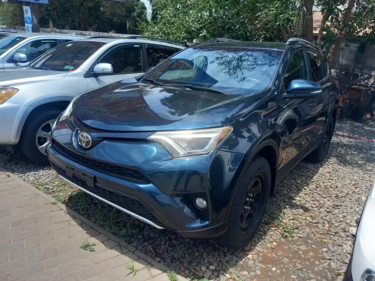 Toyota RAV 4   - 2018