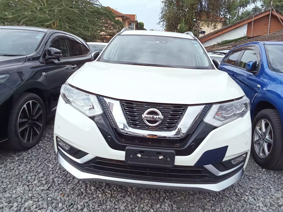 Nissan X-TRAIL   - 2017