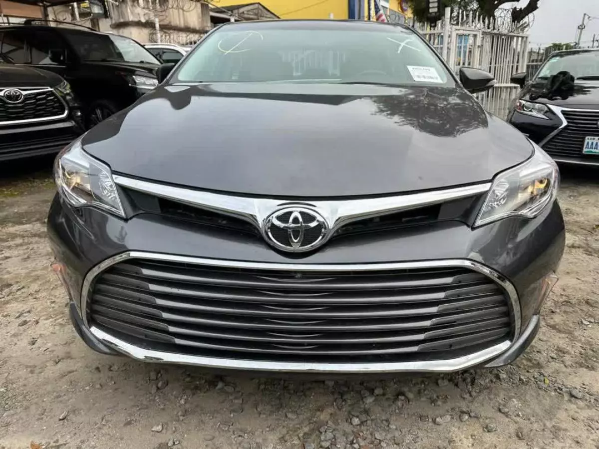 Toyota Avalon   - 2014