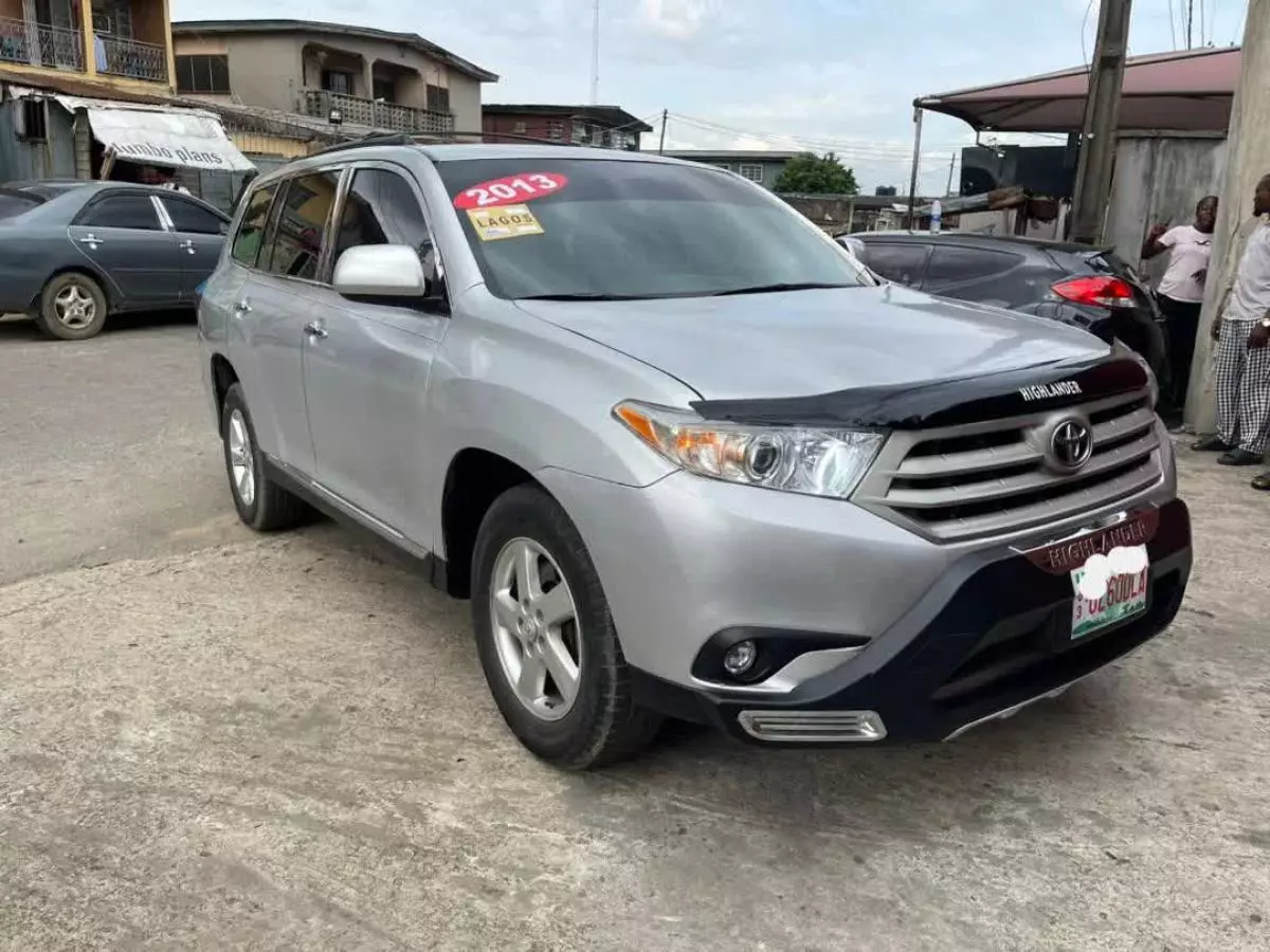 Toyota Highlander   - 2013