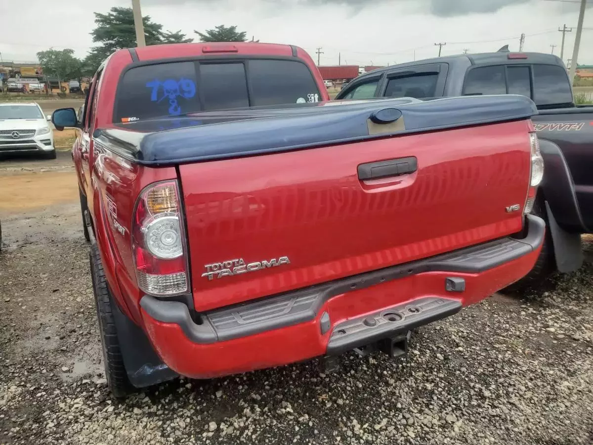 Toyota Tacoma   - 2015