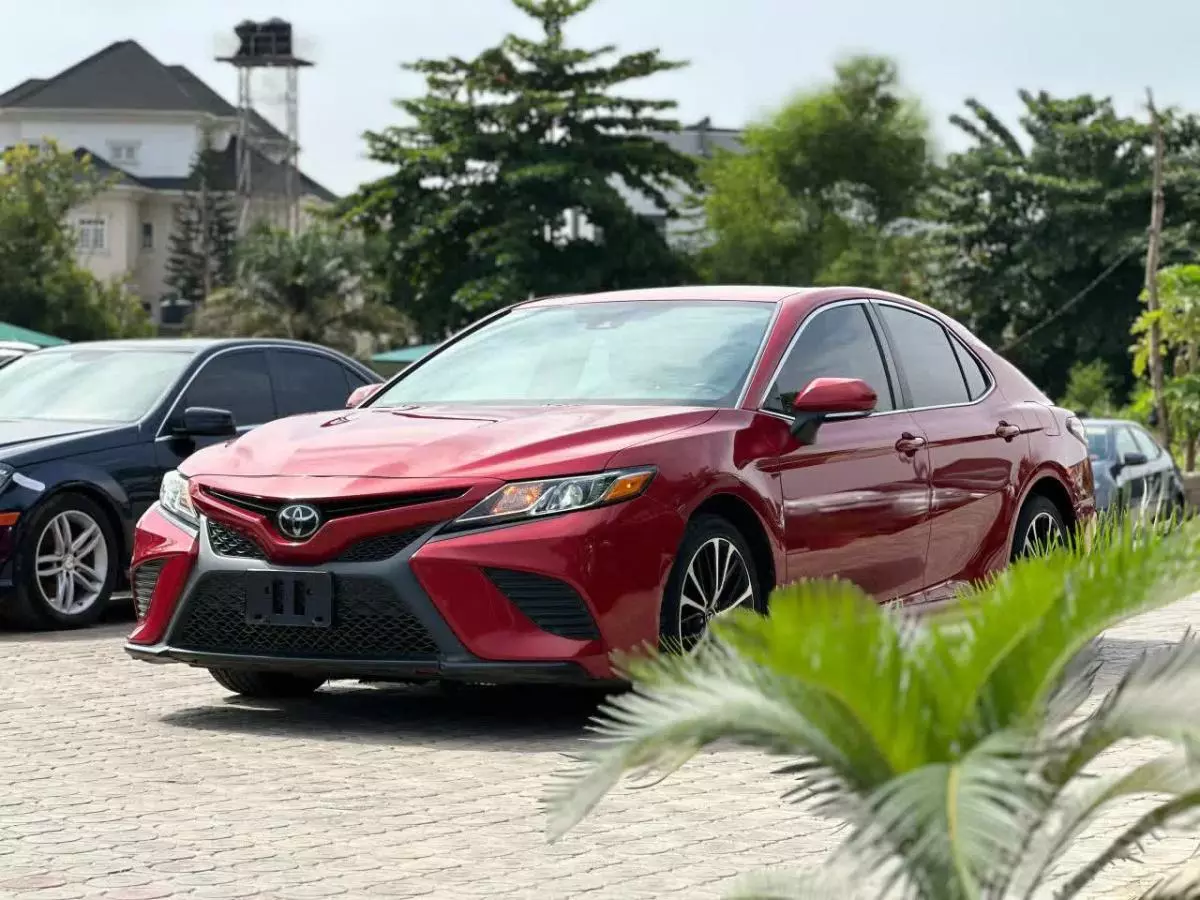 Toyota Camry   - 2019