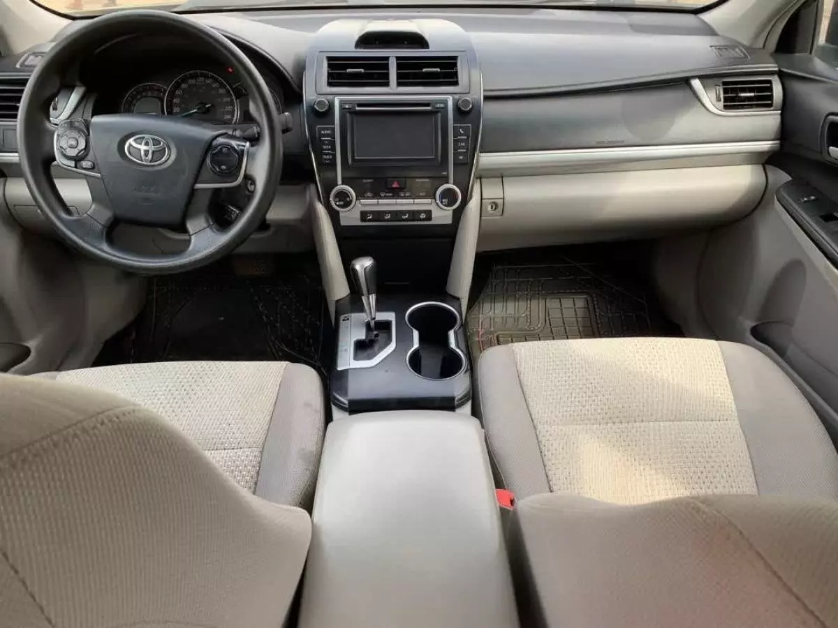 Toyota Camry   - 2013