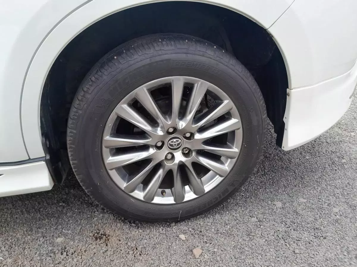 Toyota Harrier - 2015
