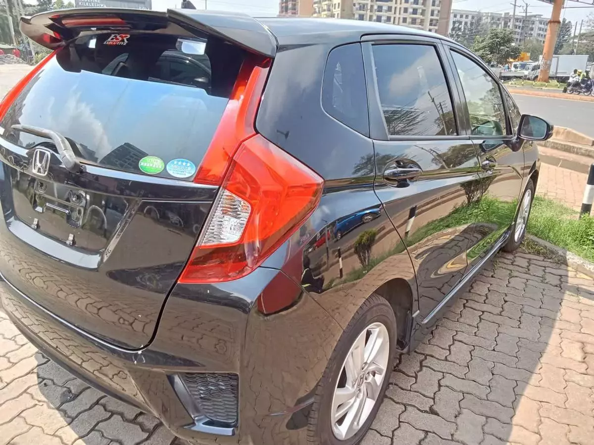 Honda Fit   - 2016