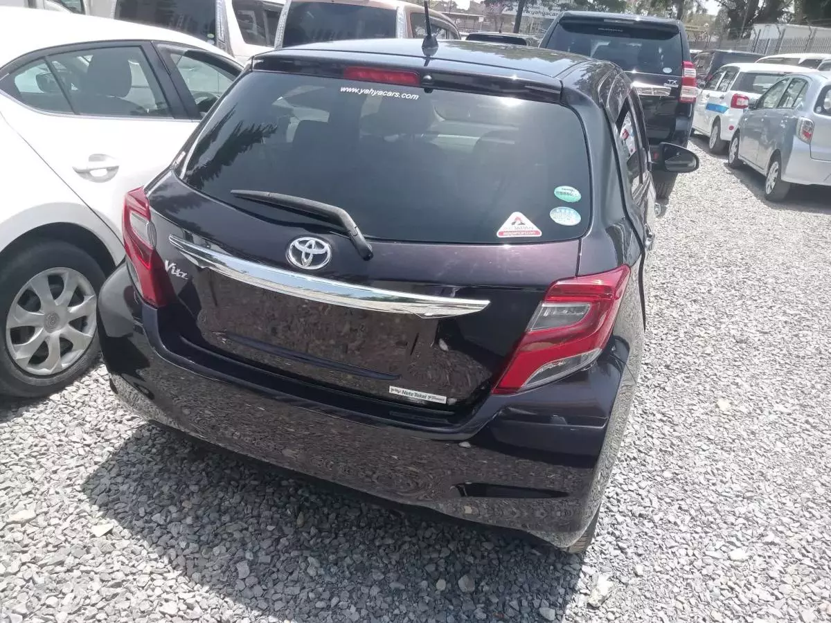 Toyota Vitz - 2015