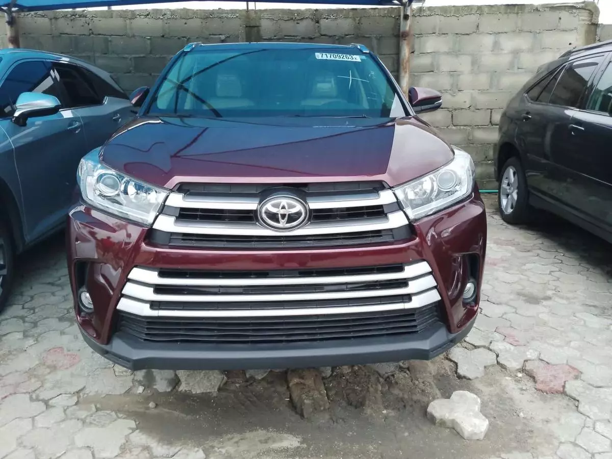 Toyota Highlander   - 2016