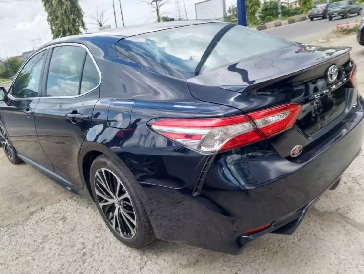 Toyota Camry   - 2019