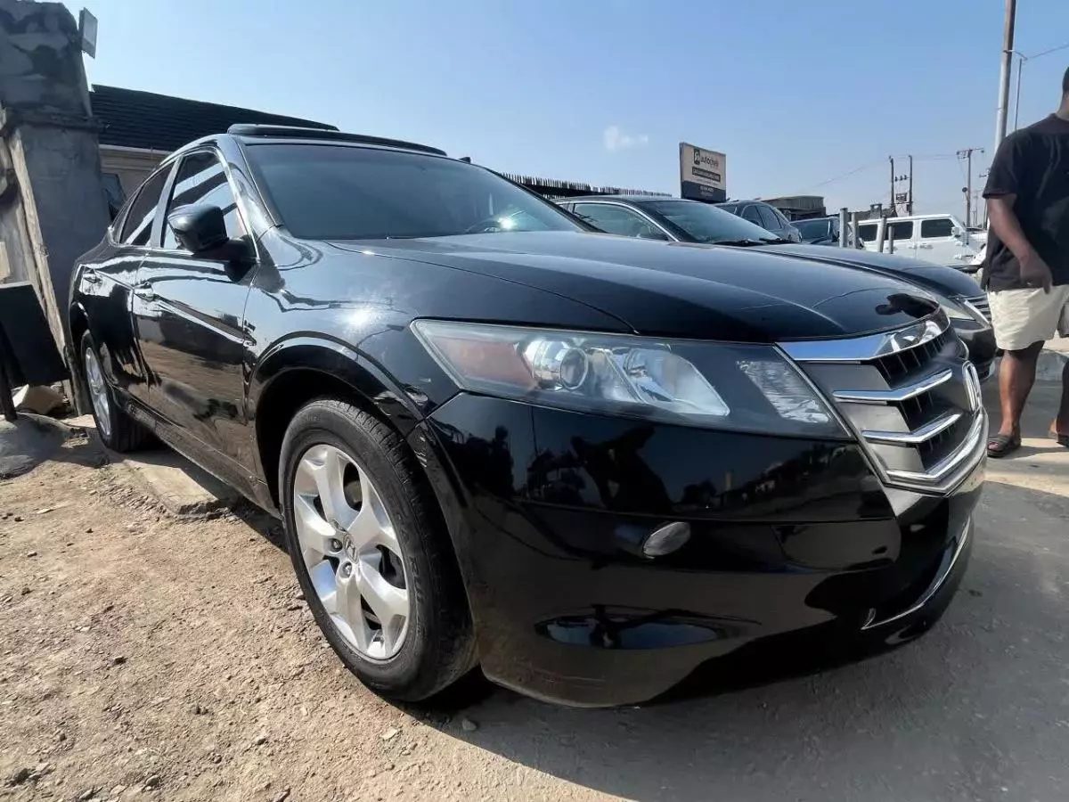 Honda Crosstour   - 2010