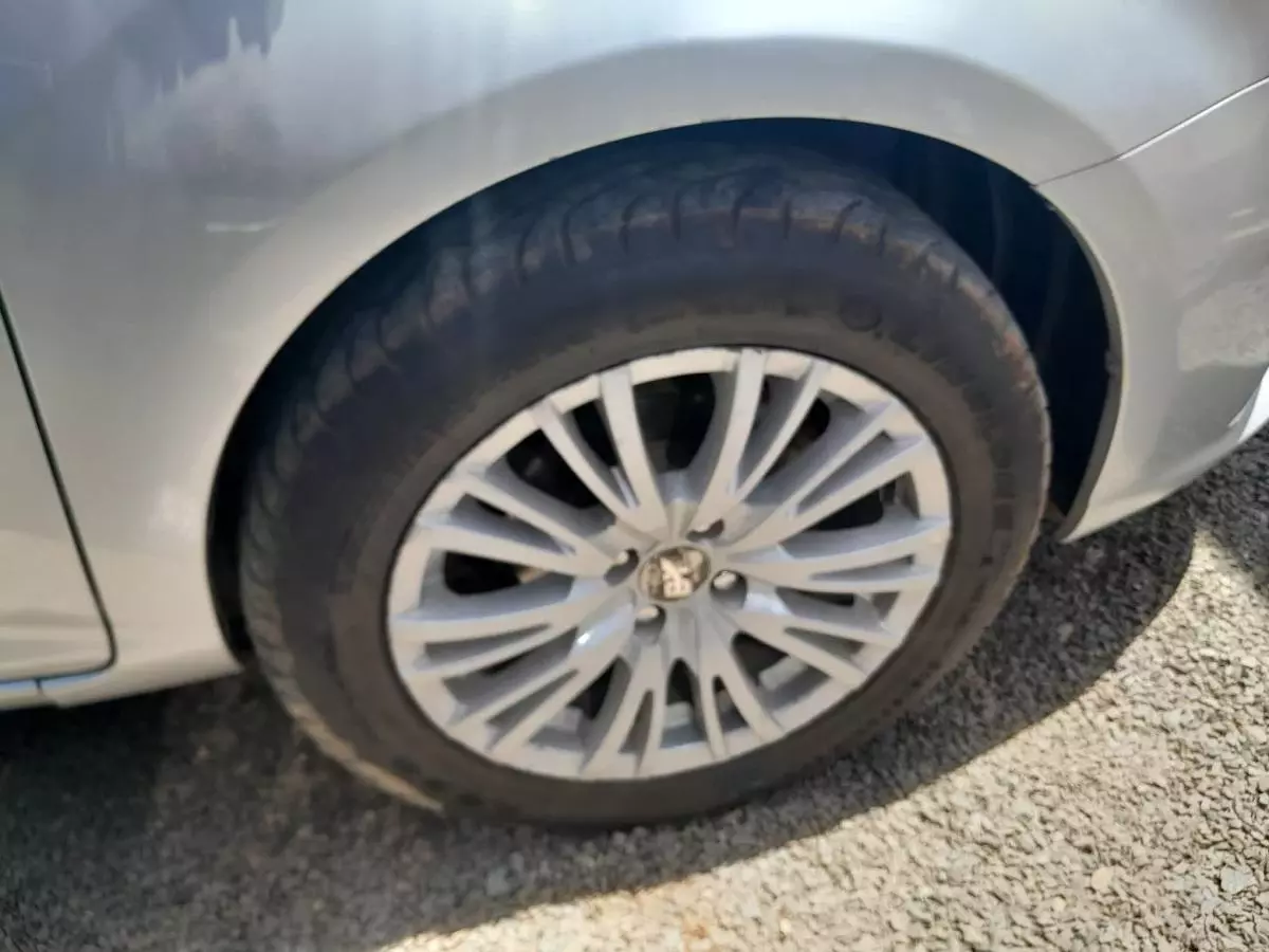 Toyota Fielder hybrid  - 2014