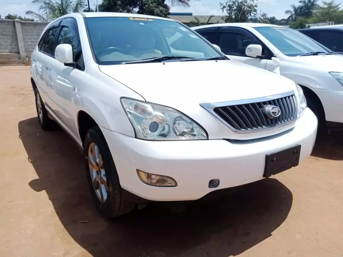 Toyota Harrier   - 2011